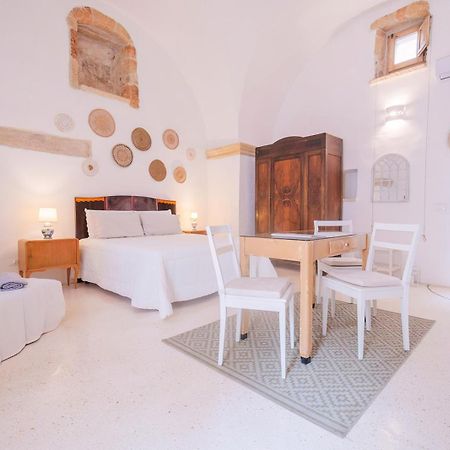 Historia- Dimore Corte Chiesa Corigliano dʼOtranto Zewnętrze zdjęcie