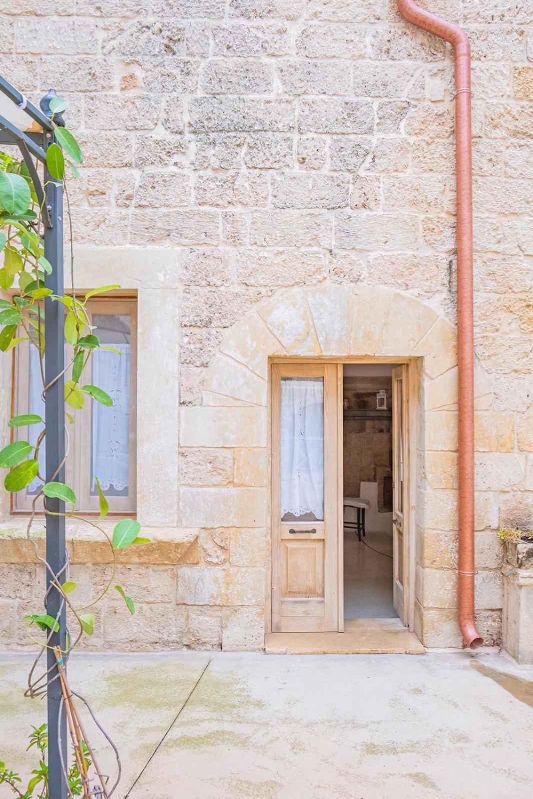 Historia- Dimore Corte Chiesa Corigliano dʼOtranto Zewnętrze zdjęcie